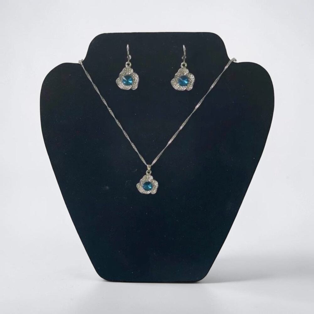 Blue Topaz Crystal Flower Necklace & Earrings Set Silver Tone Rhinestone Jewelry